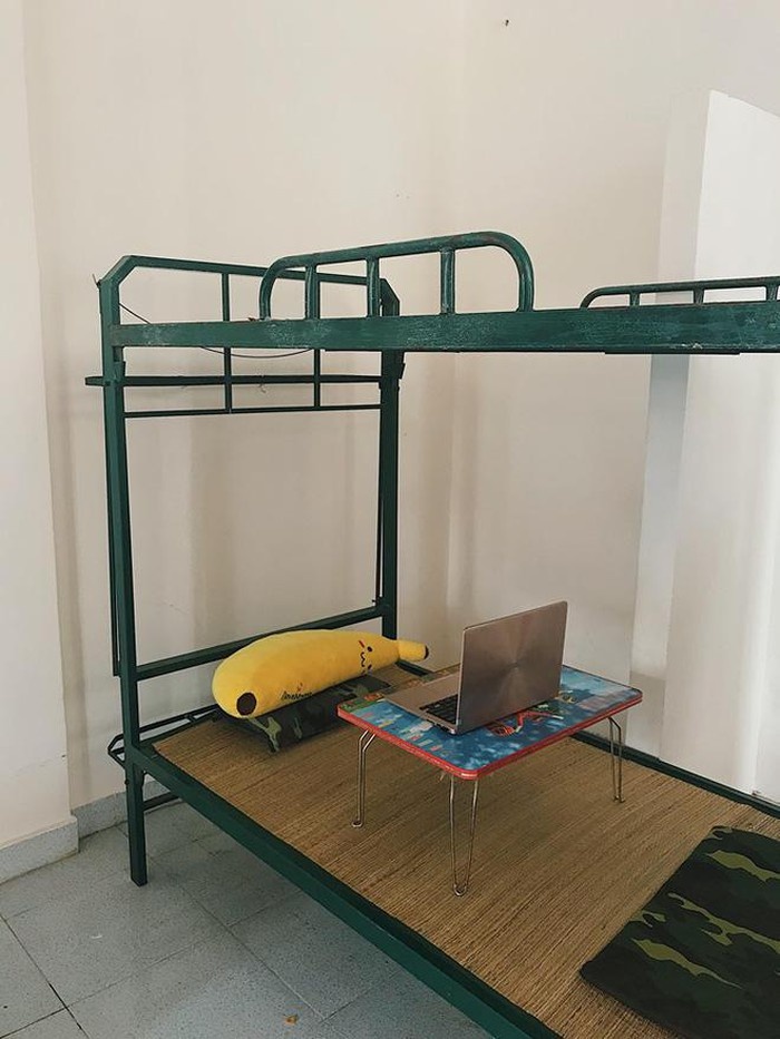 du học sinh dọn nhà vệ sinh ảnh 2 du hoc sinh don nha ve sinh anh 2