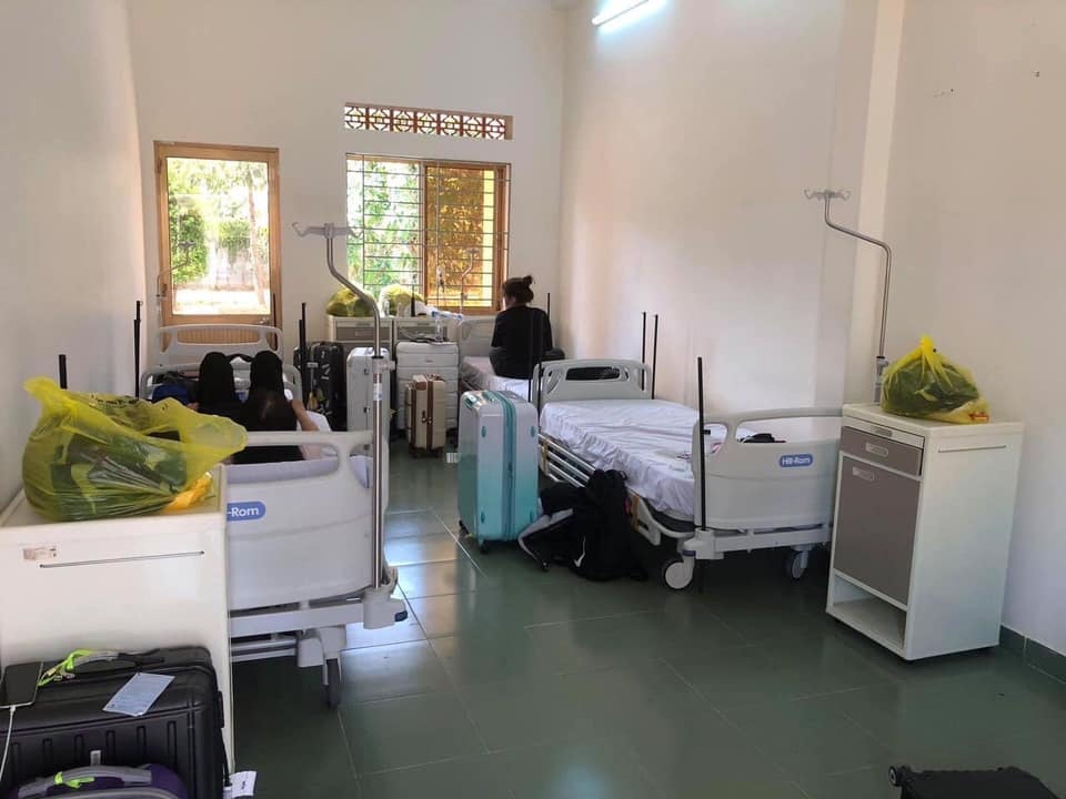 du học sinh dọn nhà vệ sinh ảnh 3 du hoc sinh don nha ve sinh anh 3