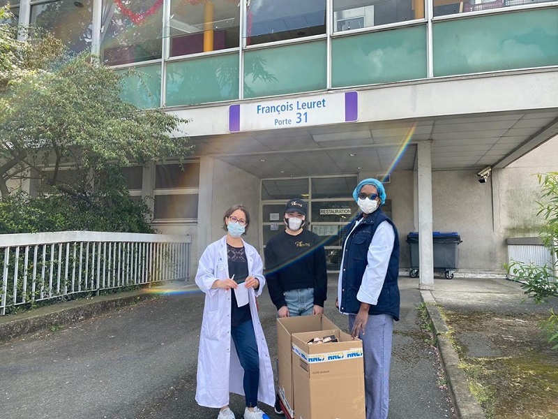 tang banh mi cho cac bac si o Phap anh 1