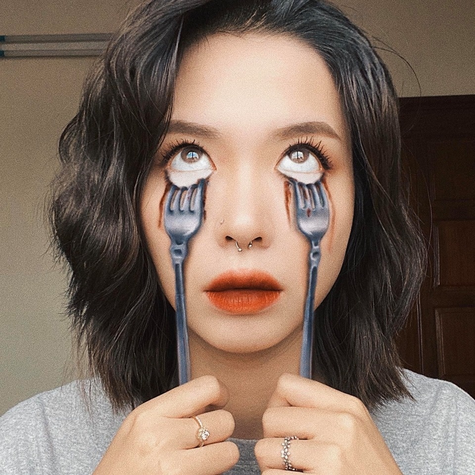 co gai hoa trang kinh di anh 9