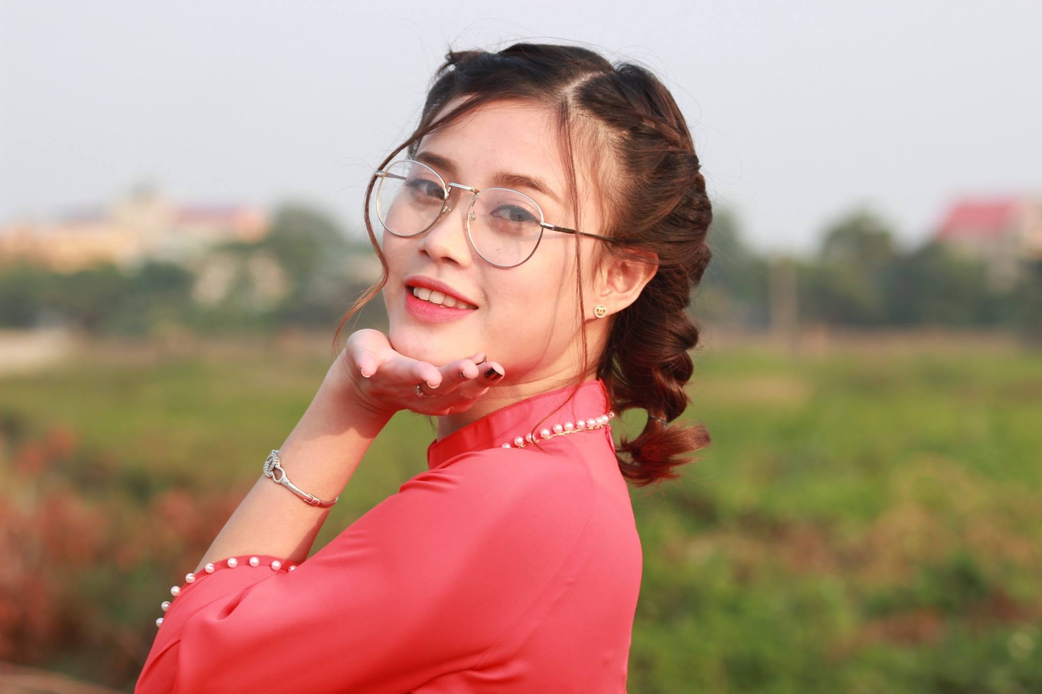 co giao xinh dep que Nghe An anh 2