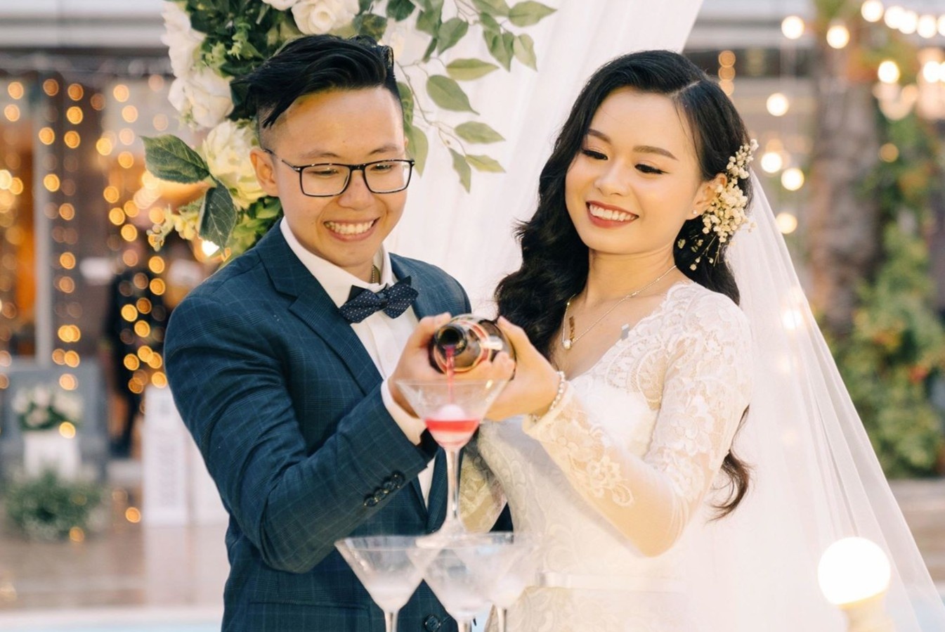 Hai co gai quyet dinh cuoi chi sau 3 lan gap mat hinh anh