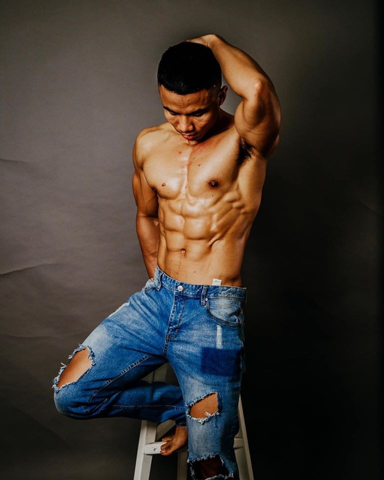 chàn trai lột xác nhờ tập gym, 9X lột xác thành huấn luyện vien gym, ảnh 2 chan trai lot xac nho tap gym, 9X lot xac thanh huan luyen vien gym, anh 2