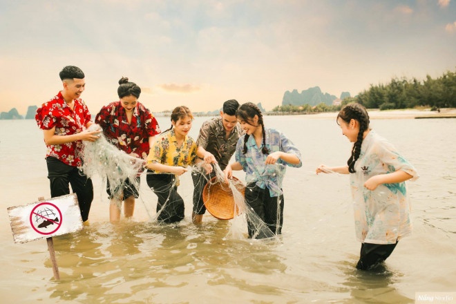 Khong chup ky yeu, hoc sinh chon lam MV ca nhac chia tay thoi hoc tro hinh anh