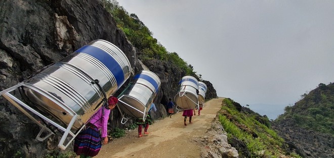 phu nu dan toc cong lung cong nuoc anh 2