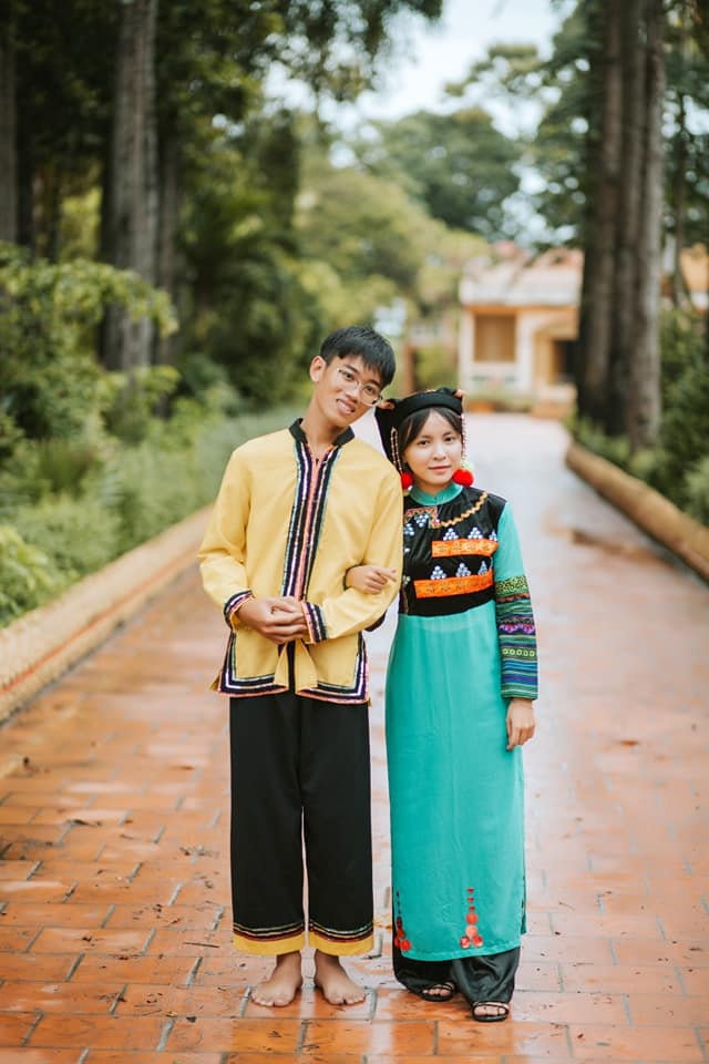 bo anh ky yeu trang phuc cac dan toc anh 8