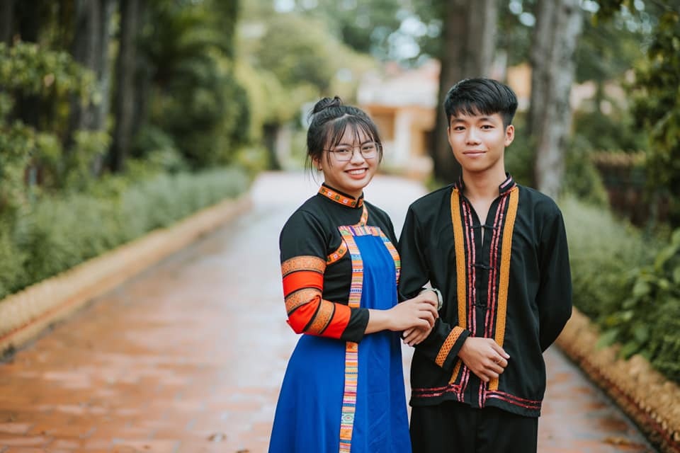 bo anh ky yeu trang phuc cac dan toc anh 9