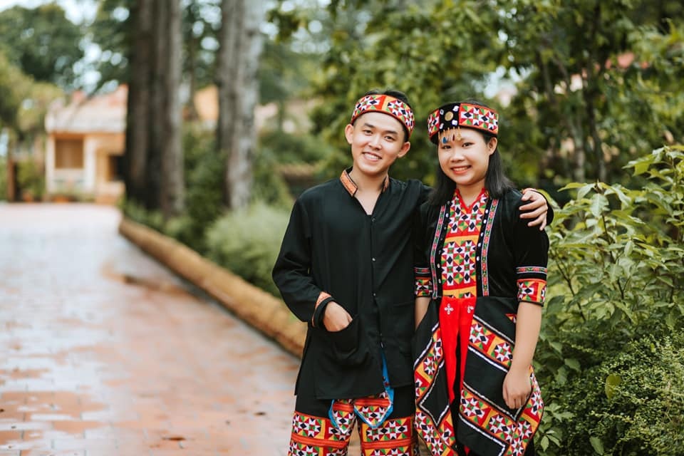 bo anh ky yeu trang phuc cac dan toc anh 5