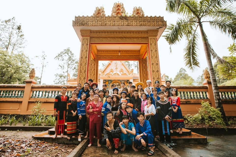 bo anh ky yeu trang phuc cac dan toc anh 2