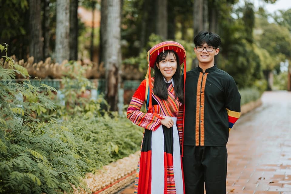 bo anh ky yeu trang phuc cac dan toc anh 10