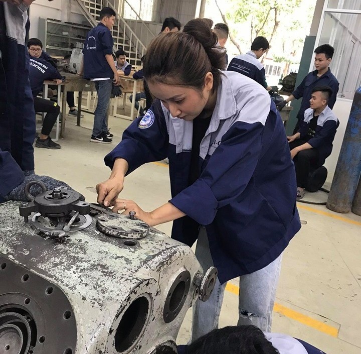 nu sinh ky thuat xinh xan anh 2