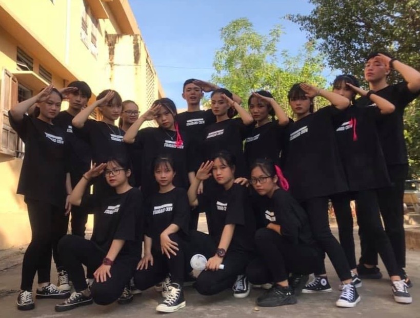 Hoc sinh Nghe An nhay cover tren nen nhac 'How do you like that' hinh anh