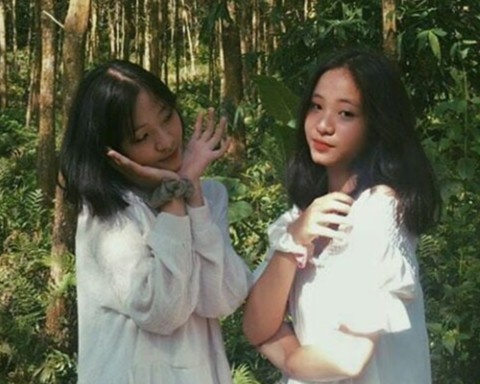 Cap chi em sinh doi cover 'Mot cu lua' hinh anh