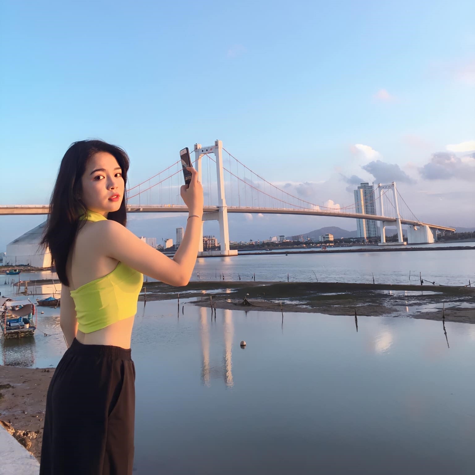 nu sinh bao chi tung thi hoa hau anh 10