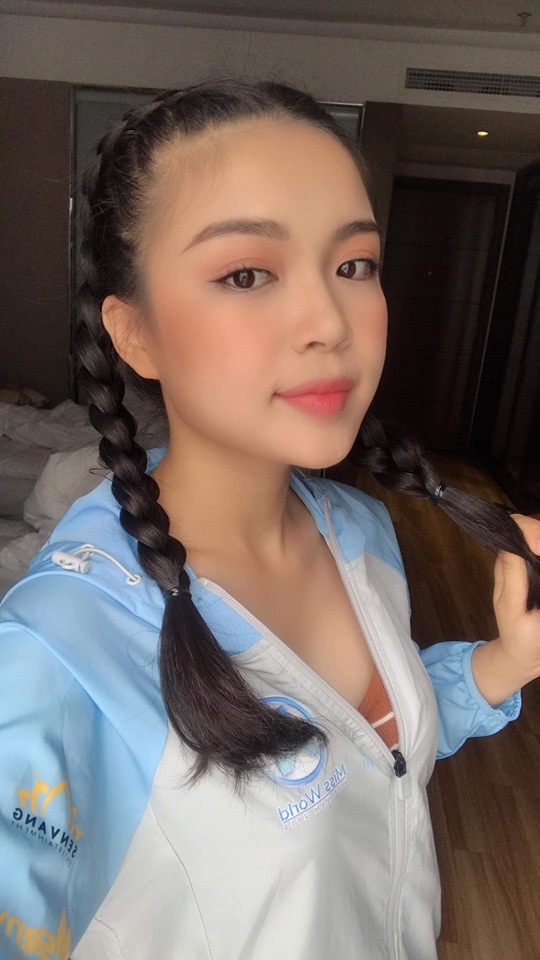 nu sinh bao chi tung thi hoa hau anh 9