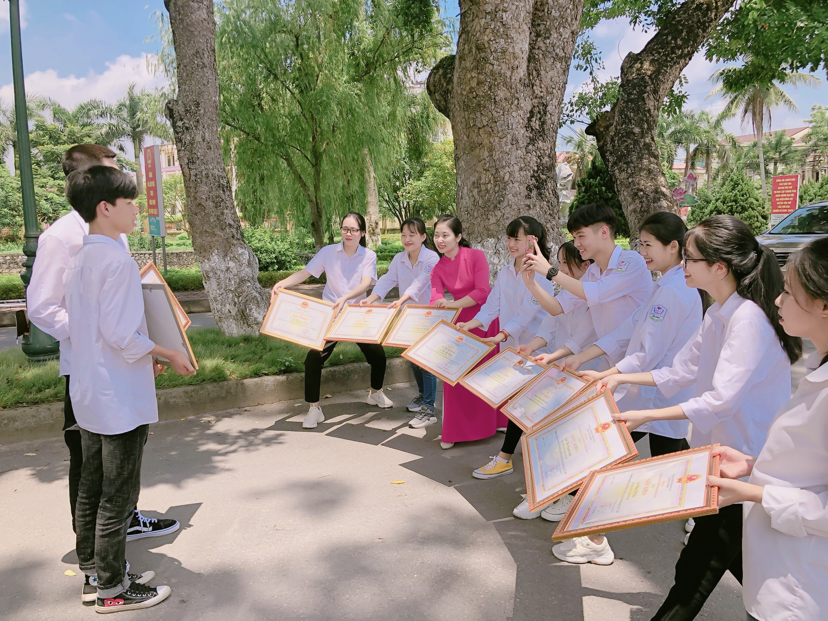 hội bạn thân học giỏi ảnh 1 hoi ban than hoc gioi anh 1