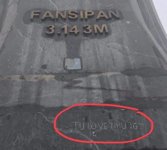 hinh anh xau xi cua ban tre di du lich anh 11