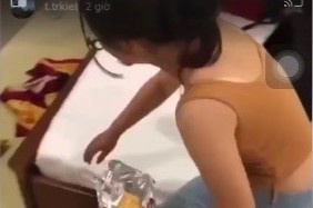 Xa rac tra dua khach san va nhieu lan nguoi tre hanh xu te khi du lich hinh anh