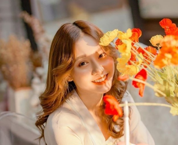 Nu sinh truong Kinh te bi liet ca 2 chan hai long voi nhung gi minh co hinh anh