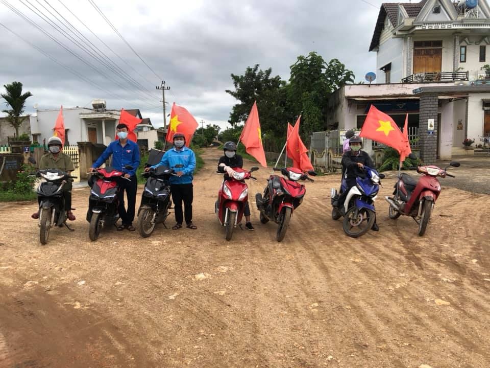 cho loa di tuyen truyen phong dich anh 1