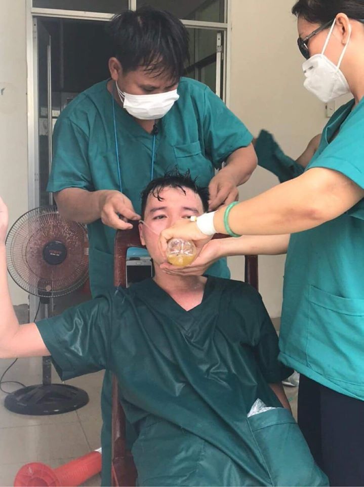 hình ảnh xúc động của bác sĩ Đà Nẵng ảnh 4 hinh anh xuc dong cua bac si Da Nang anh 4