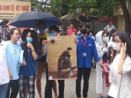 Ong bo Thai Nguyen in anh than tuong den co vu con di thi hinh anh