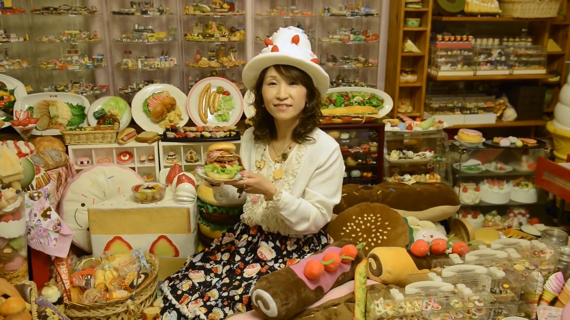 Bo suu tap do an gia lon nhat the gioi hinh anh