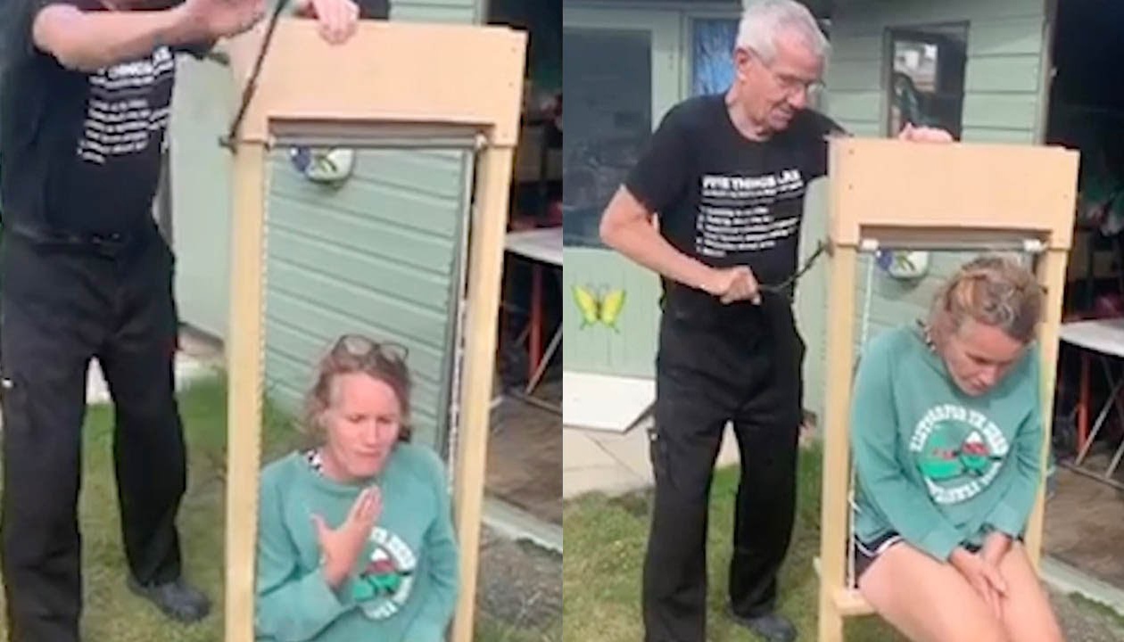 Chong che thiet bi giup vo dung len, ngoi xuong de hon hinh anh