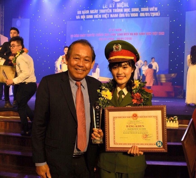 nu thu khoa hoc vien canh sat anh 4