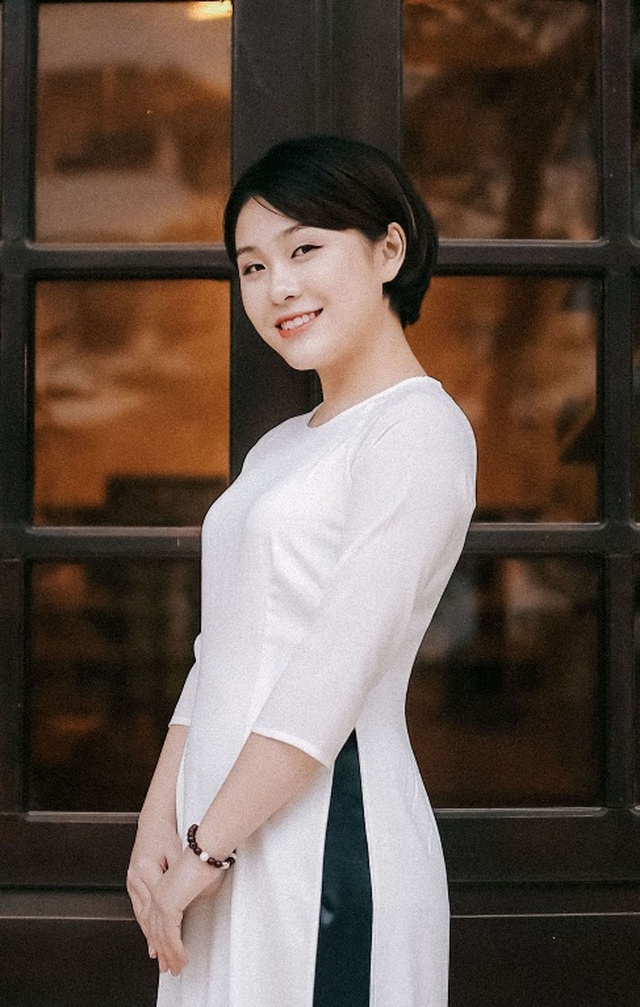 thu khoa dau ra dai hoc luat anh 3