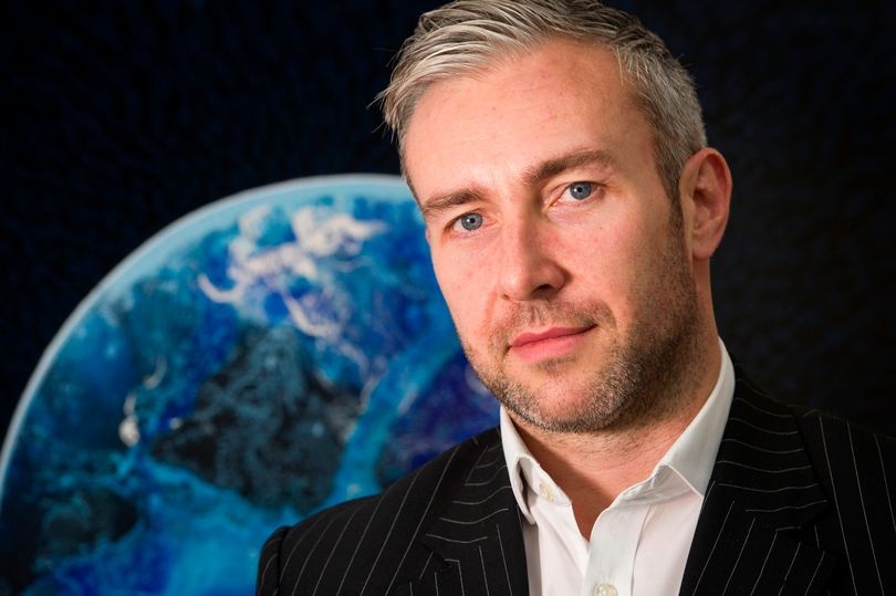 Tu thieu nien leu long den trieu phu nuoc Anh hinh anh