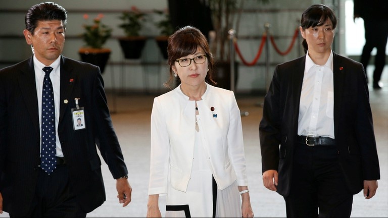 Bat binh dang gioi tren chinh truong Nhat Ban hinh anh