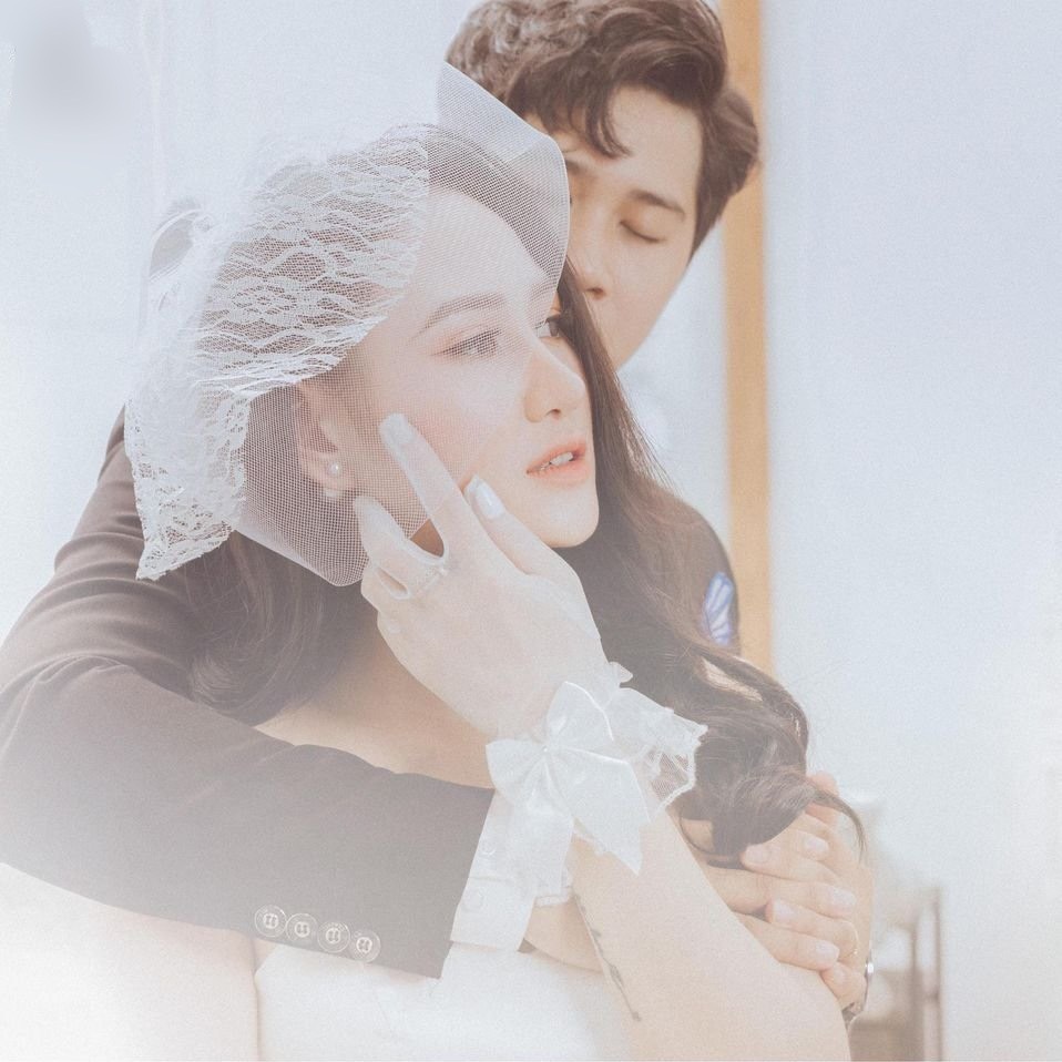 hot girl kiem chem ket hon anh 7