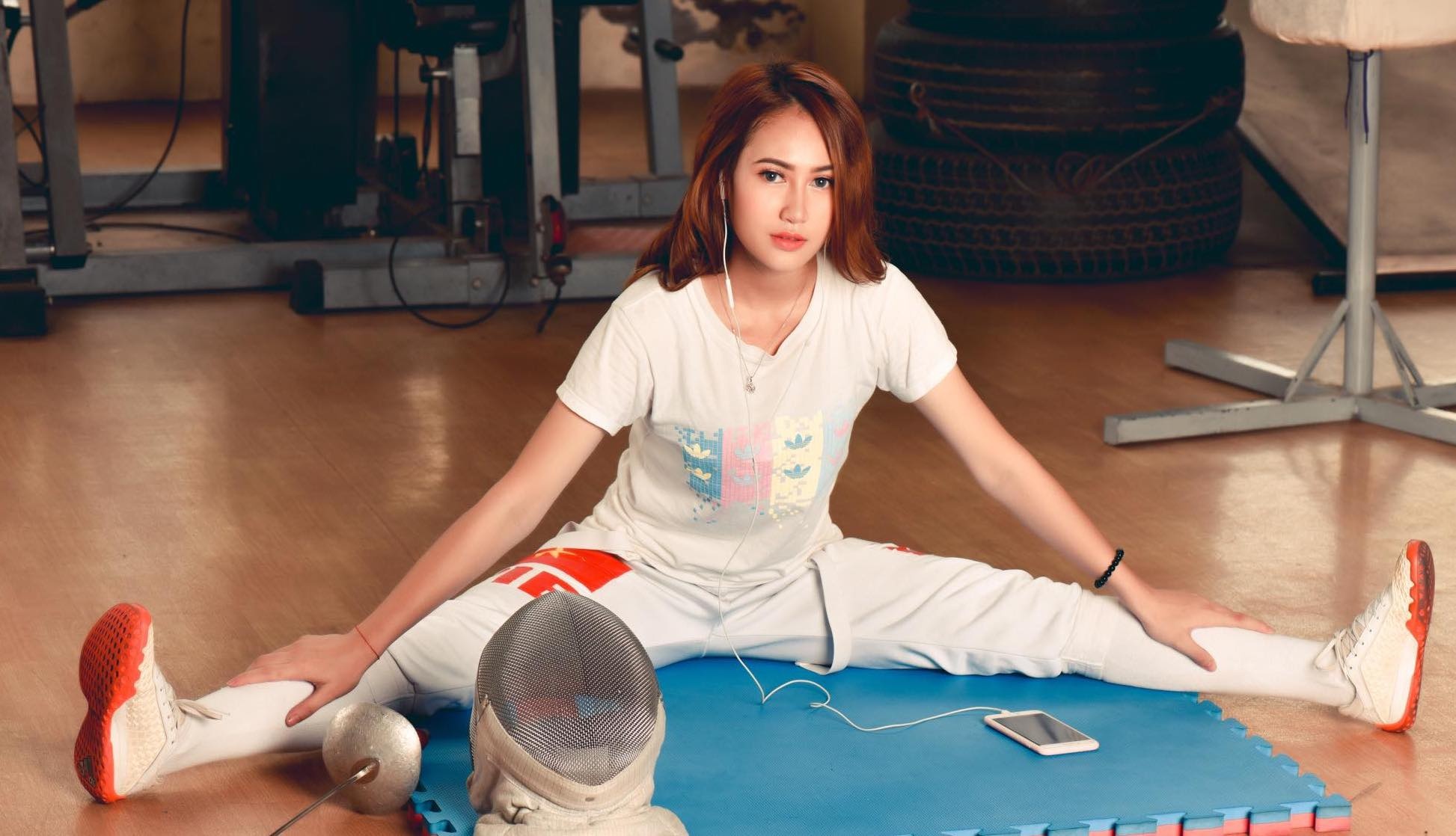 hot girl kiem chem ket hon anh 1