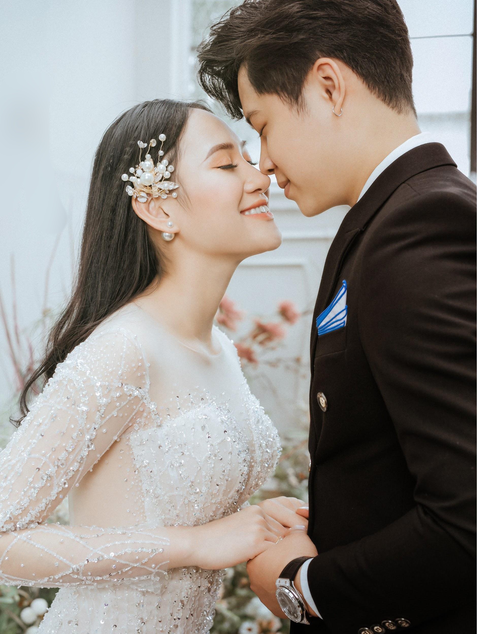 hot girl kiem chem ket hon anh 8