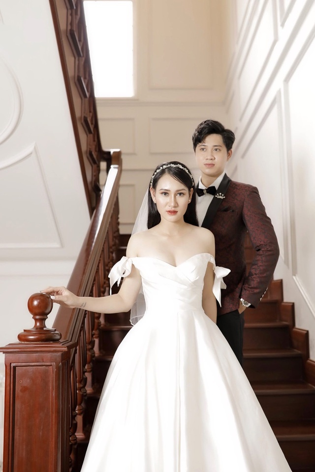 hot girl kiem chem ket hon anh 5