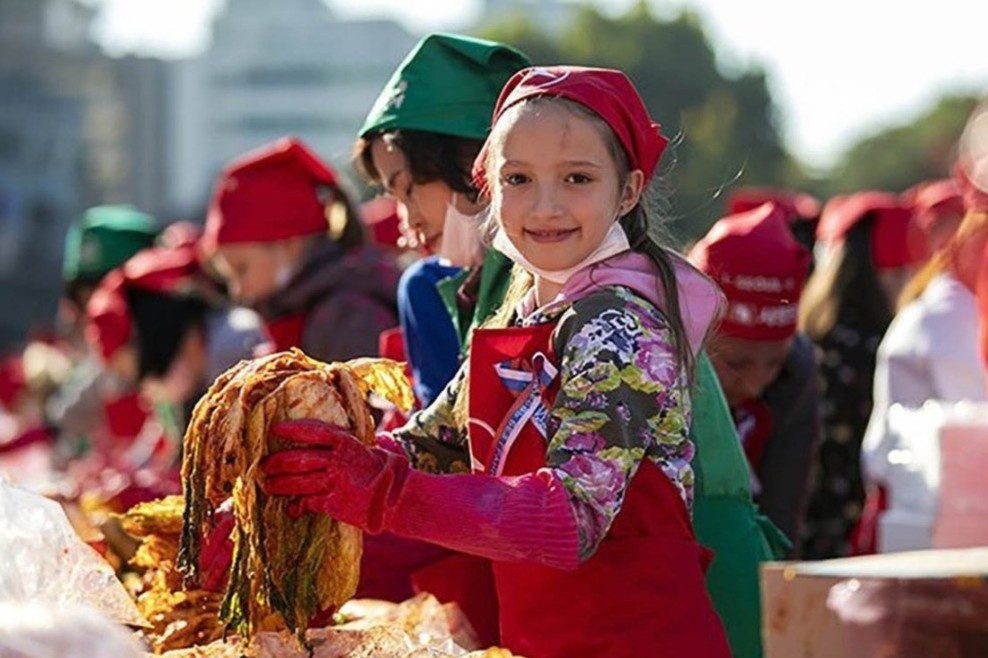 Nguoi Han giai cuu kim chi hinh anh