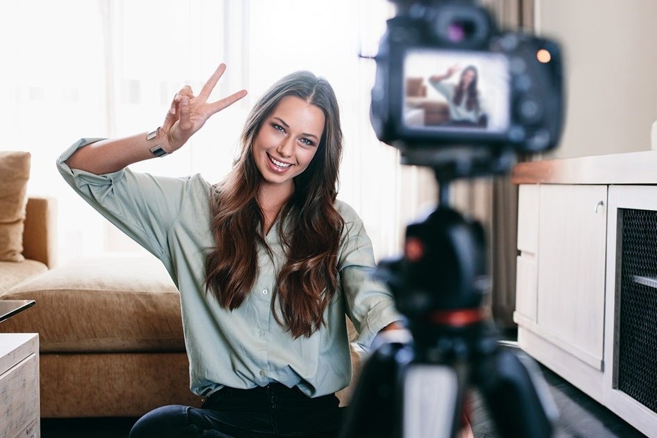 Xu huong livestream ban hang da toi My hinh anh