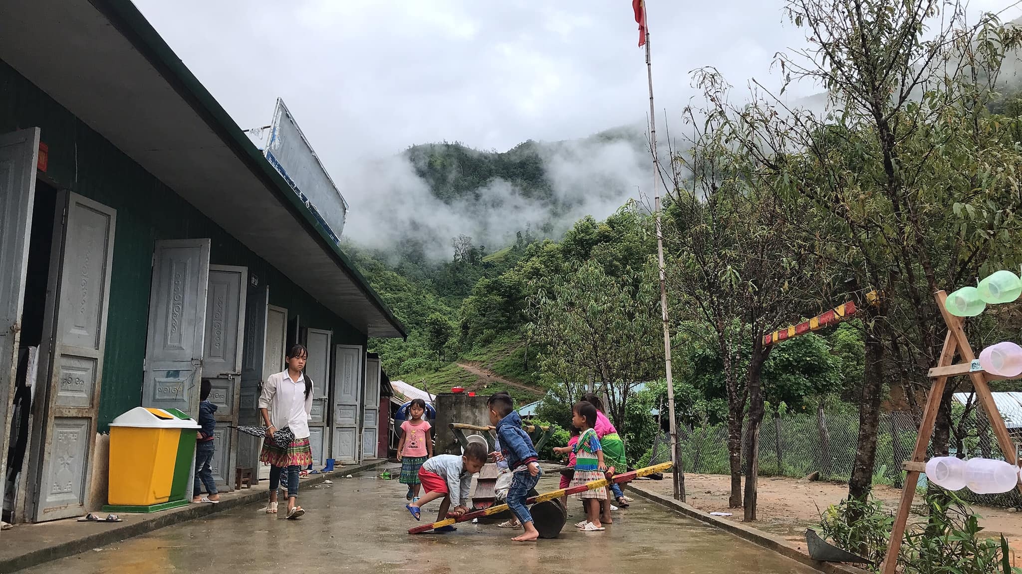 cô giáo dạy học vùng cao ảnh 2 co giao day hoc vung cao anh 2