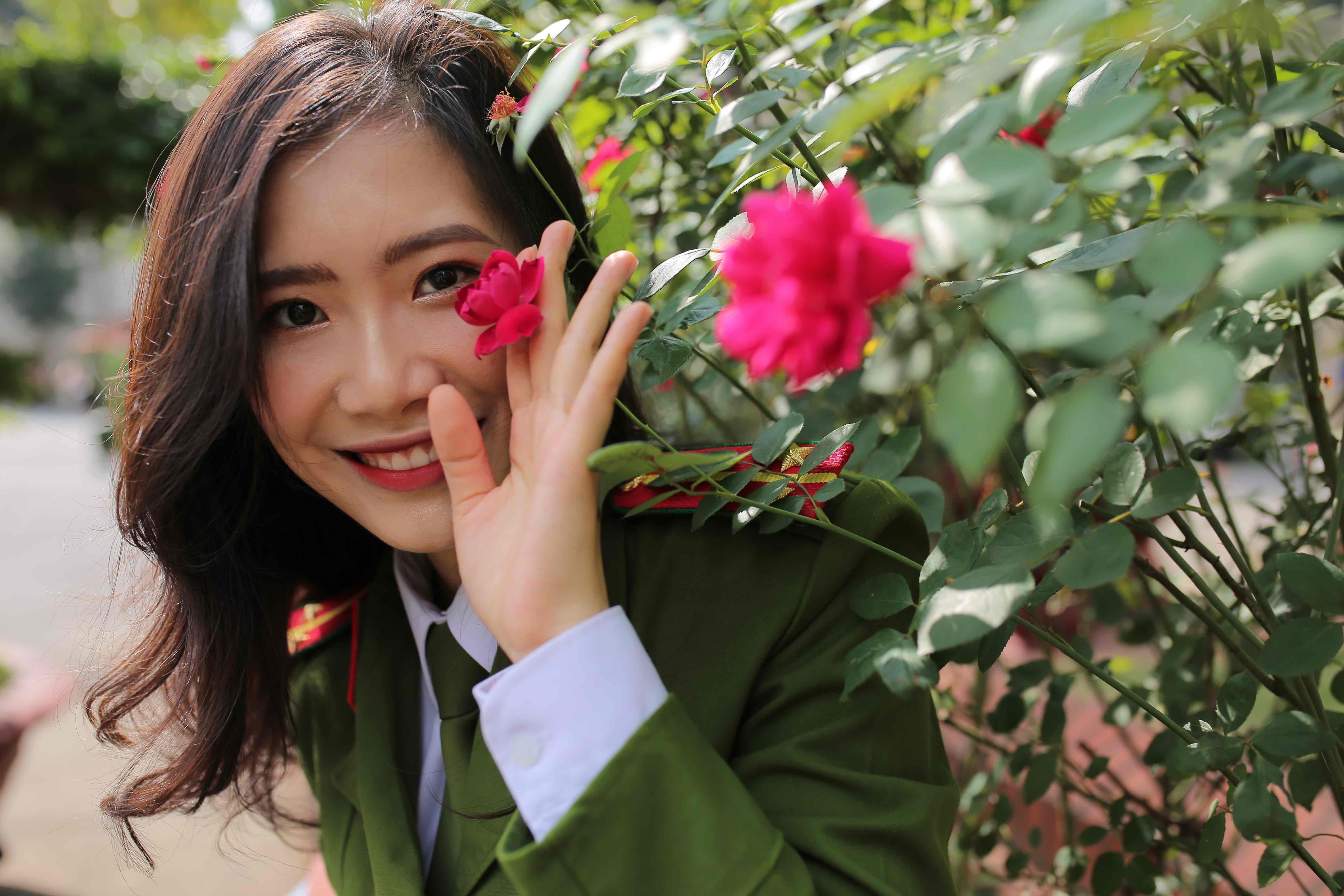 nu sinh tai nang truong canh sat anh 4