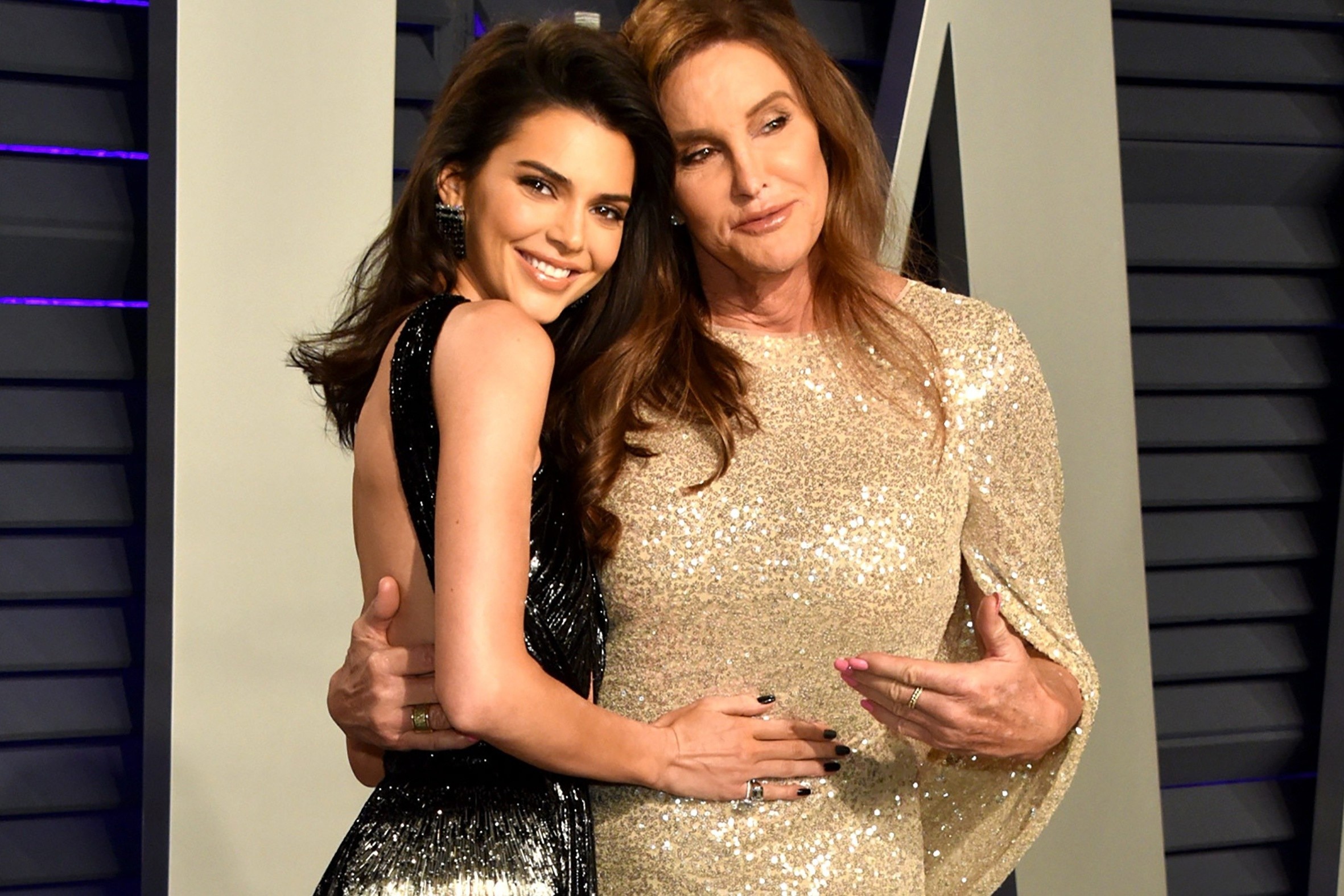 8 nguoi noi tieng co cha me thuoc cong dong LGBT hinh anh