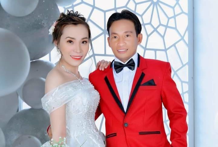 Hai nguoi choi 'Hen an trua' ket hon sau 4 thang duoc mai moi hinh anh