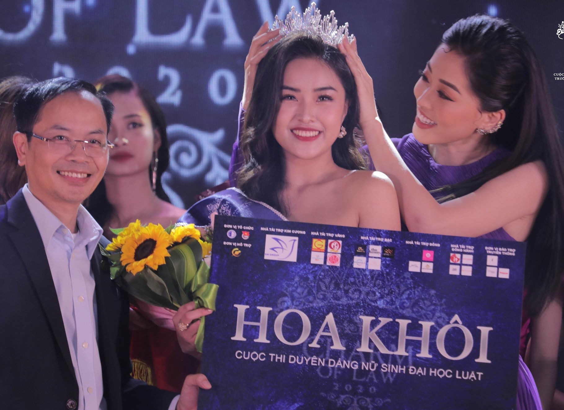 hoa khoi dai hoc luat anh 1