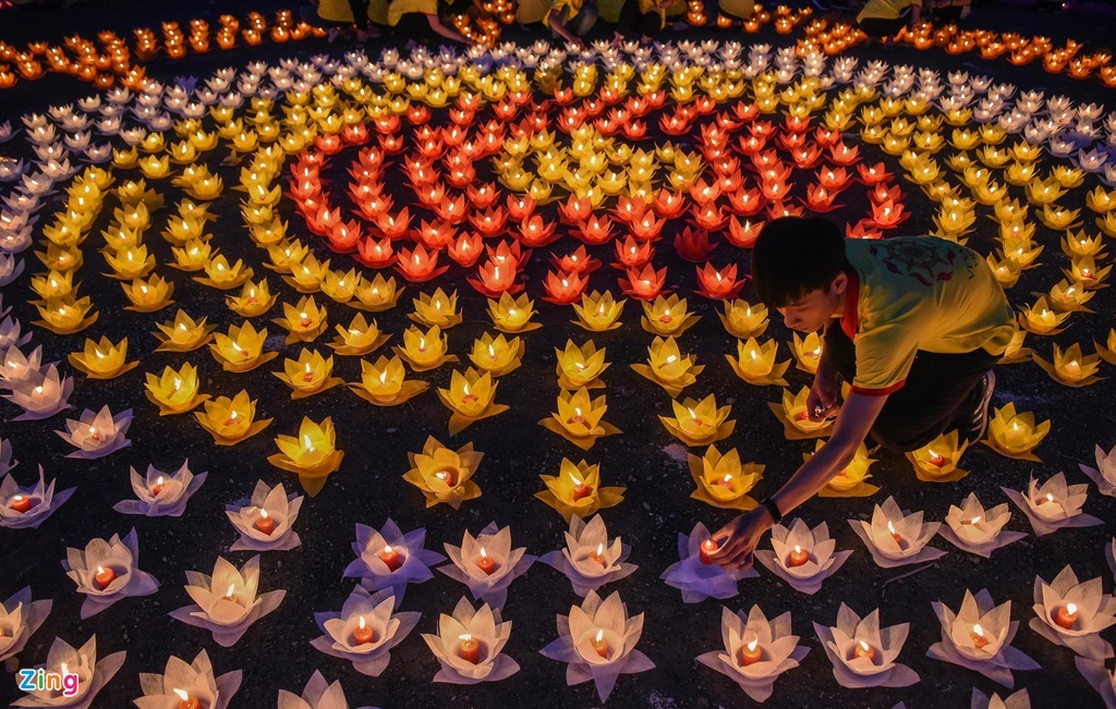 kieng ky mung 1 tet anh 1