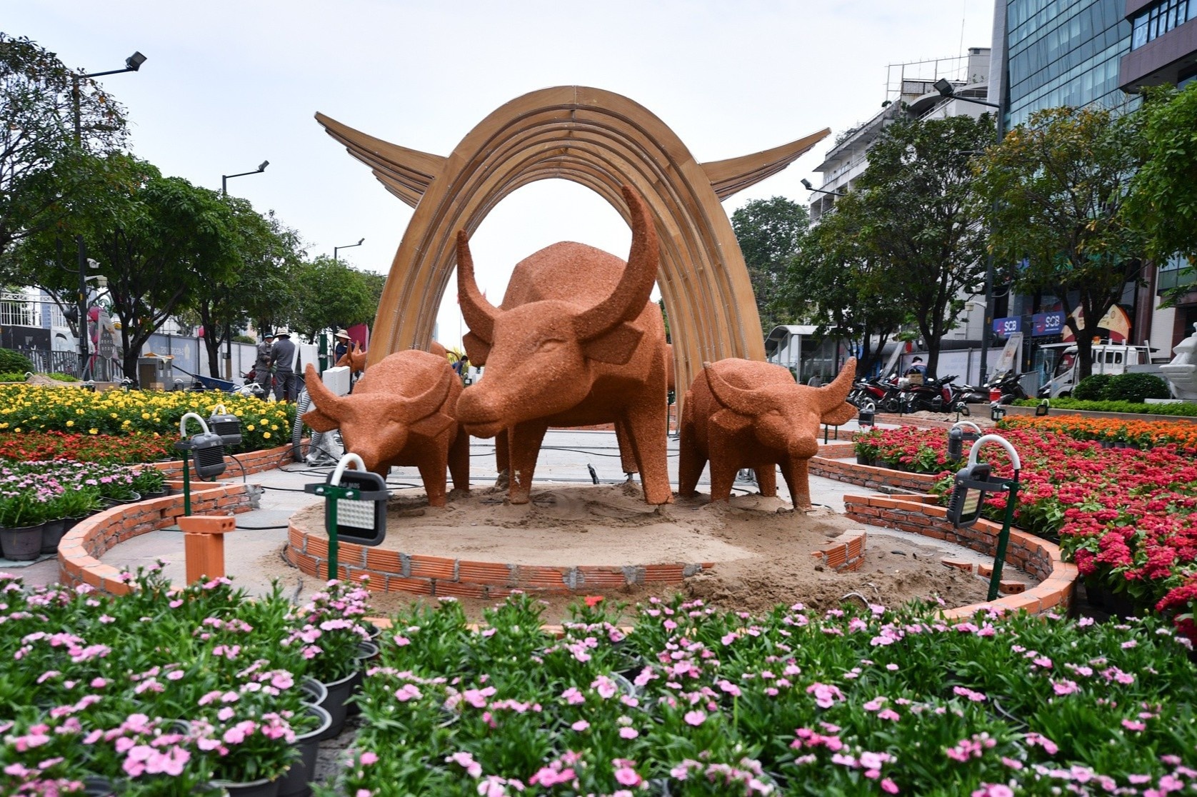 Tuoi xong dat, ngay gio mo hang cua 12 con giap trong nam Tan Suu hinh anh