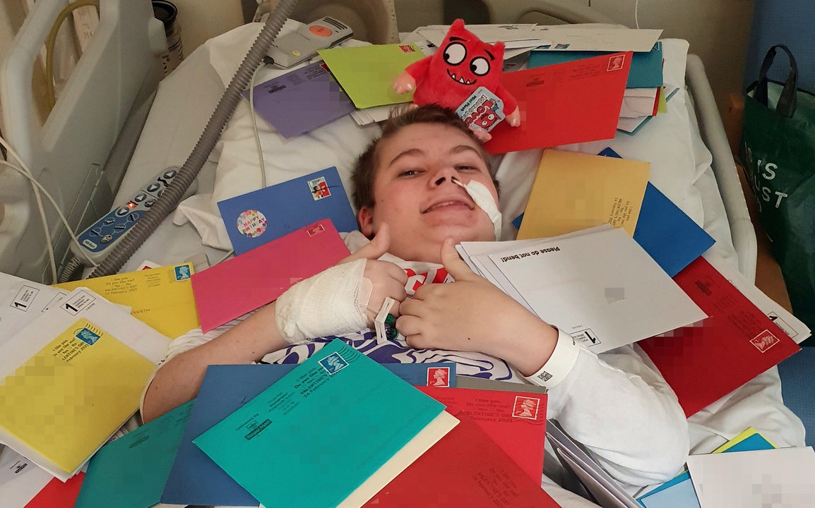 Chang trai nhan hon 1.200 tam thiep chuc mung sinh nhat tu nguoi la hinh anh