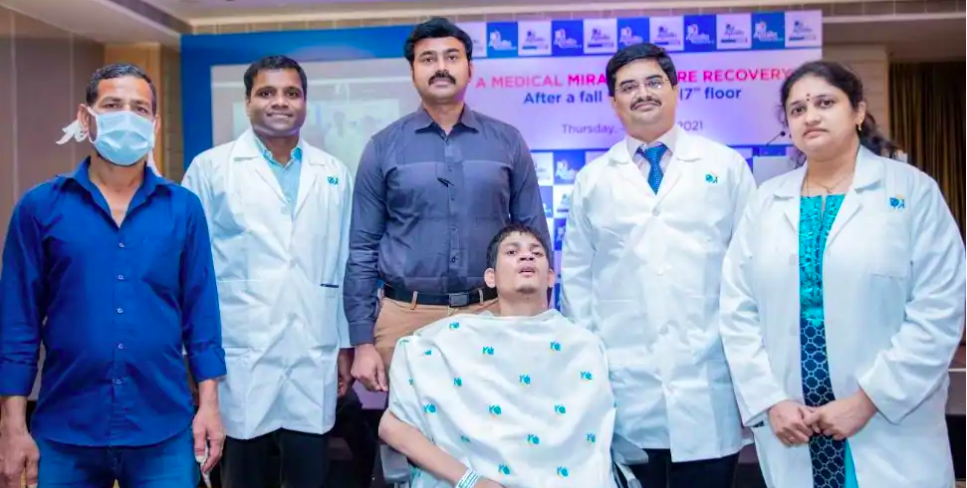 song sot roi toa nha 17 tang anh 1