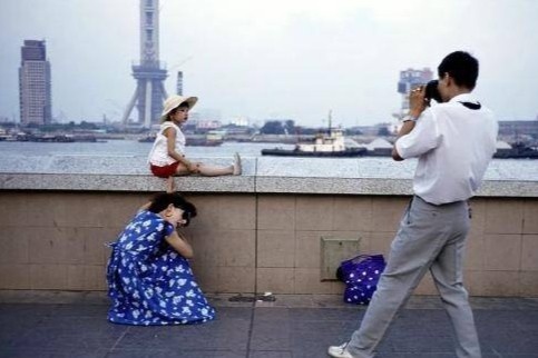 Noi kho cua con mot o Trung Quoc hinh anh