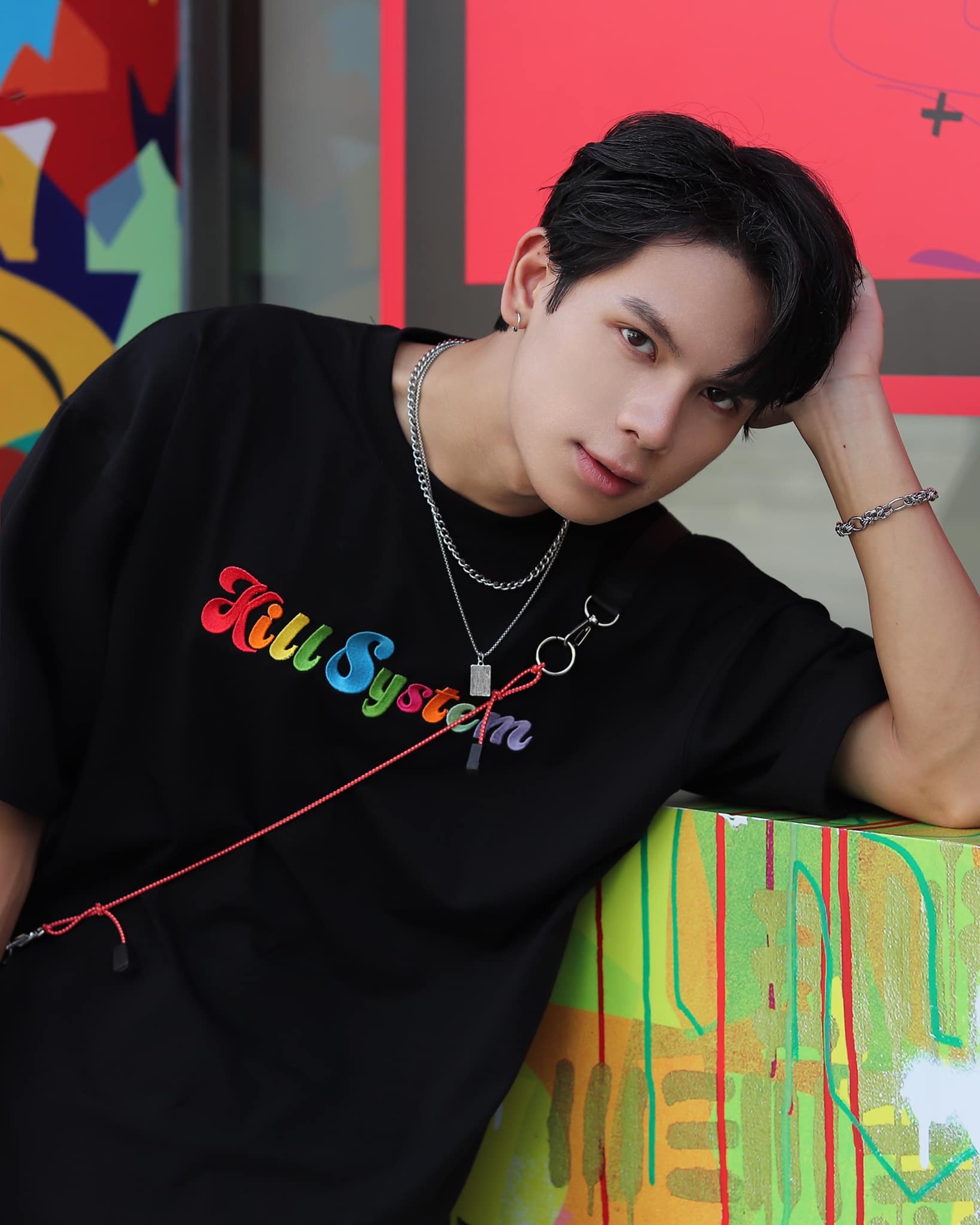 nam sinh dien trai truong luat anh 3