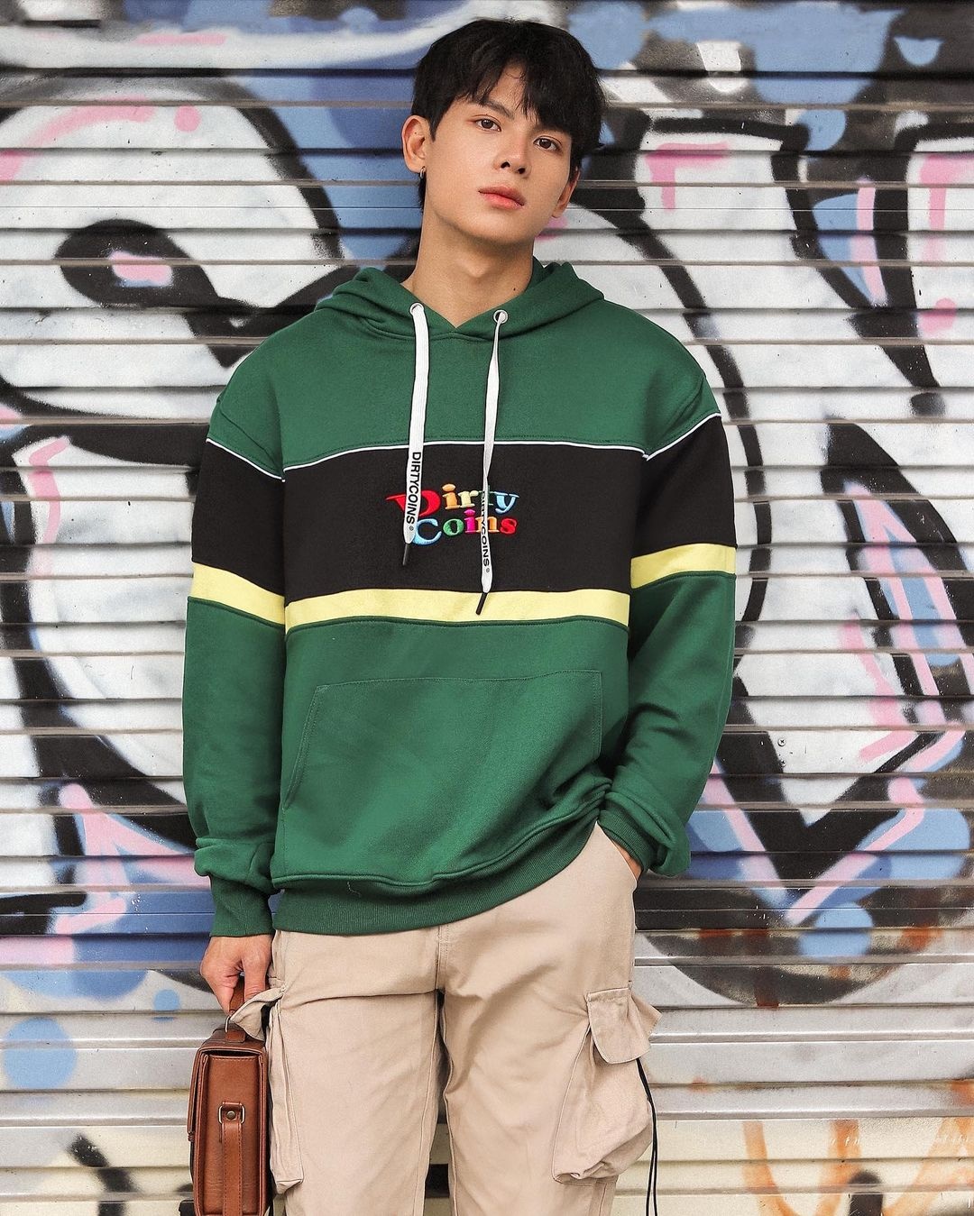 nam sinh dien trai truong luat anh 5